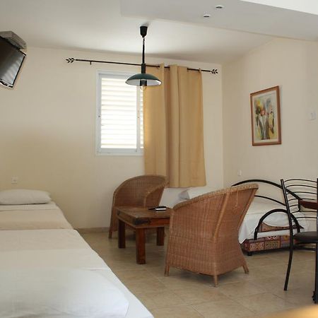 Ga'Aton Motel Nahariya Eksteriør billede