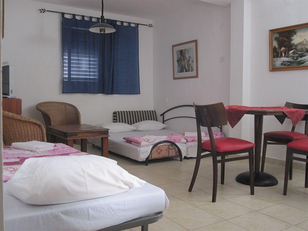 Ga'Aton Motel Nahariya Eksteriør billede
