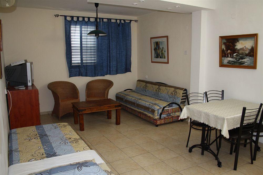 Ga'Aton Motel Nahariya Eksteriør billede