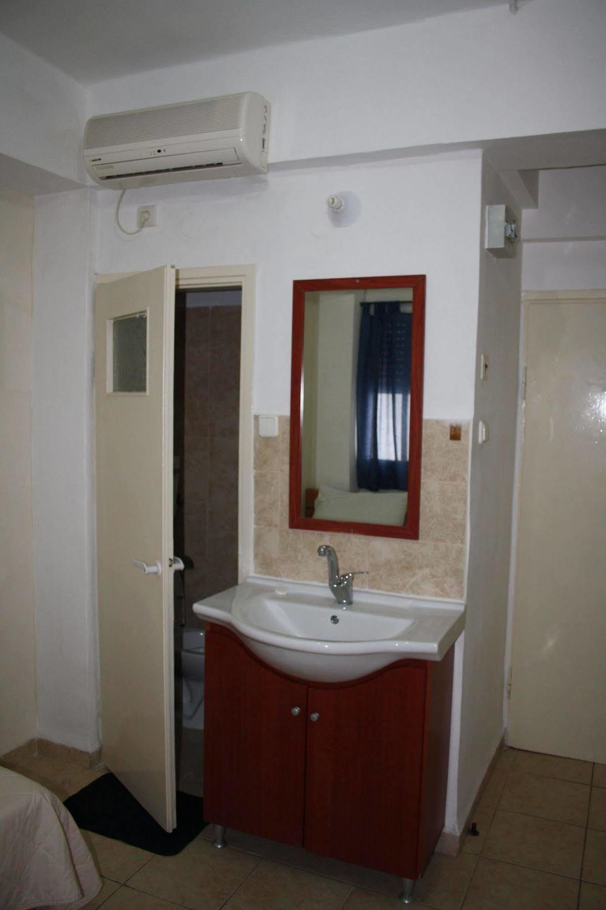 Ga'Aton Motel Nahariya Eksteriør billede