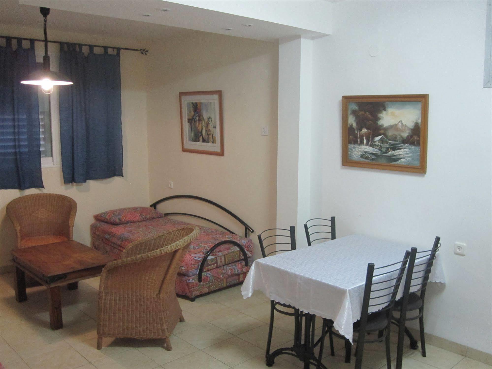 Ga'Aton Motel Nahariya Eksteriør billede