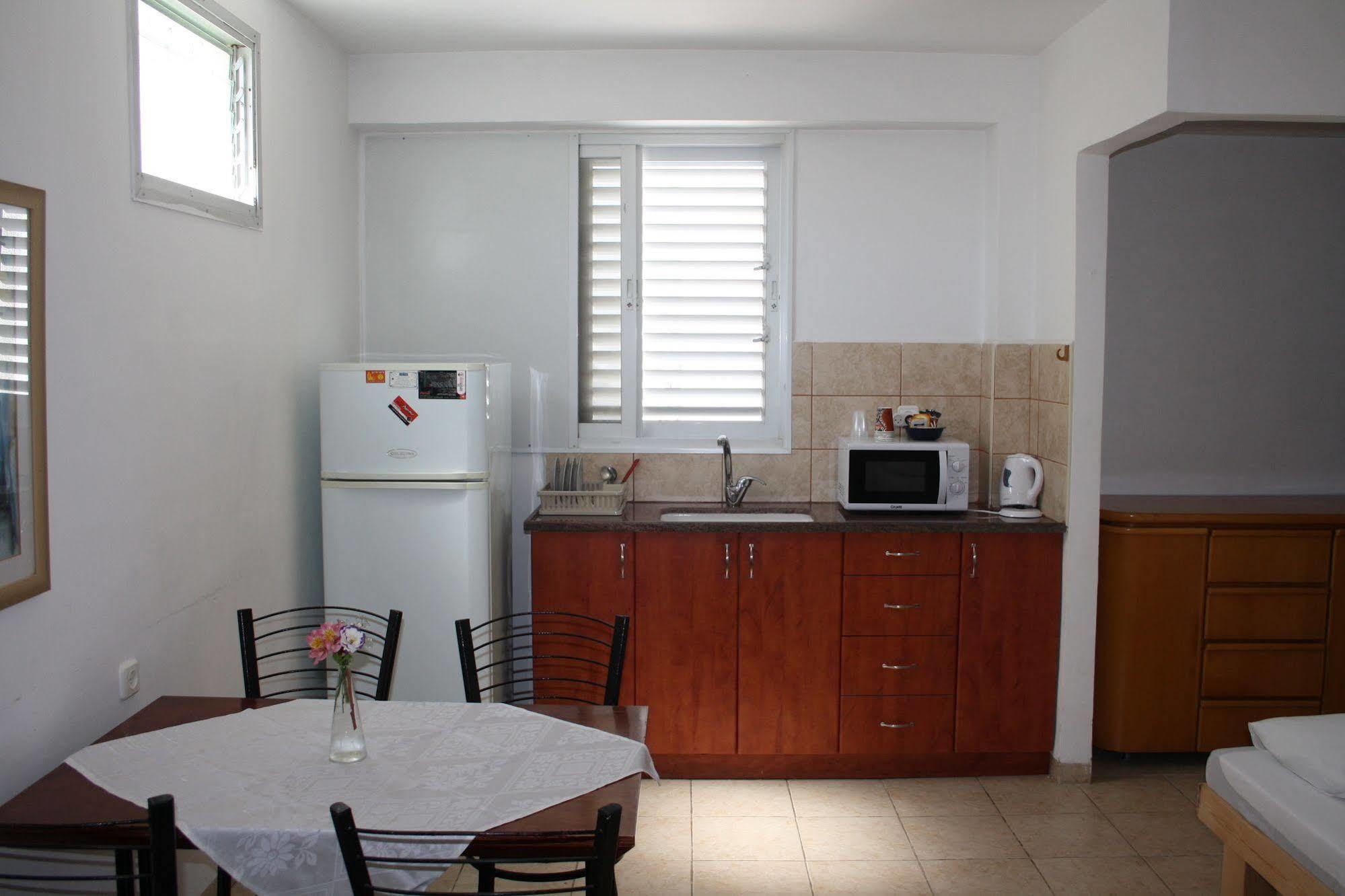 Ga'Aton Motel Nahariya Eksteriør billede